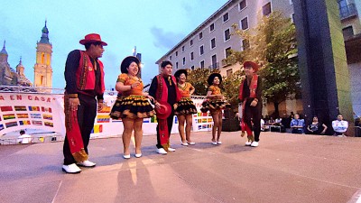 Grupo Salay (Bolivia) en la Plaza del Pilar, Sorteo Mundialito Integración Zaragoza 2024